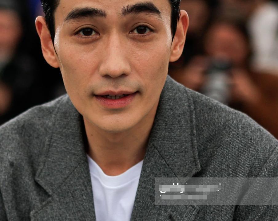 外媒镜头下的国内明星，大写的真实，刘亦菲变普通，刘诗诗扛住镜头