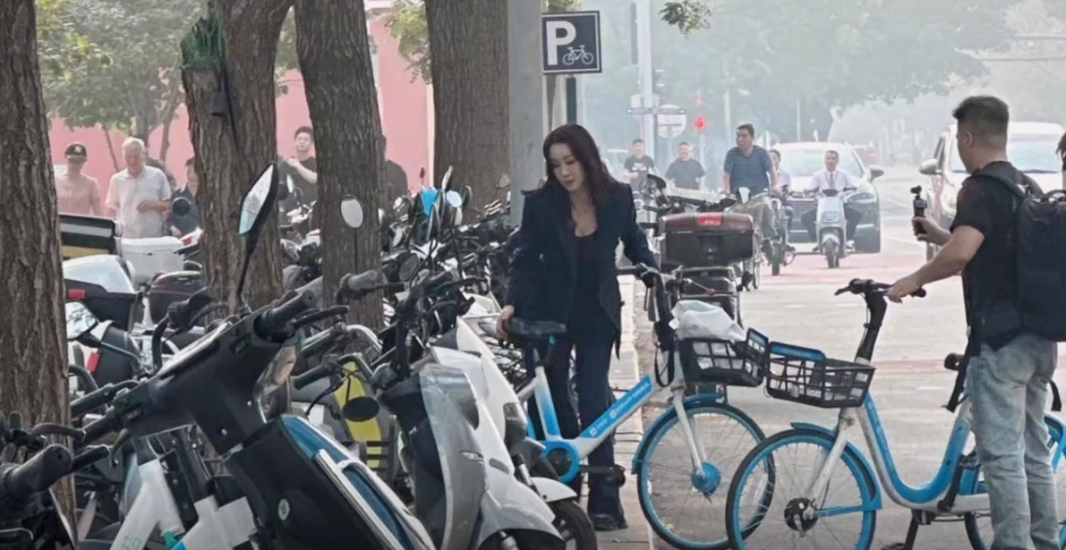 迪丽热巴首驻,《花儿与少年5》重磅启动!明星骑单车录制引期待