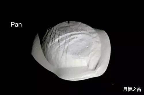 前NASA 科学家: “宇宙飞船”潜伏在土星，它在做什么？