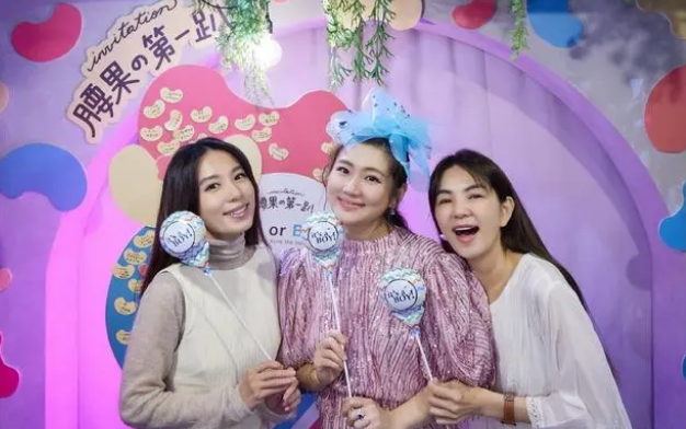 玫瑰 通透!任家萱官宣二胎性别,男友相貌首曝光,为何发型前后有别?