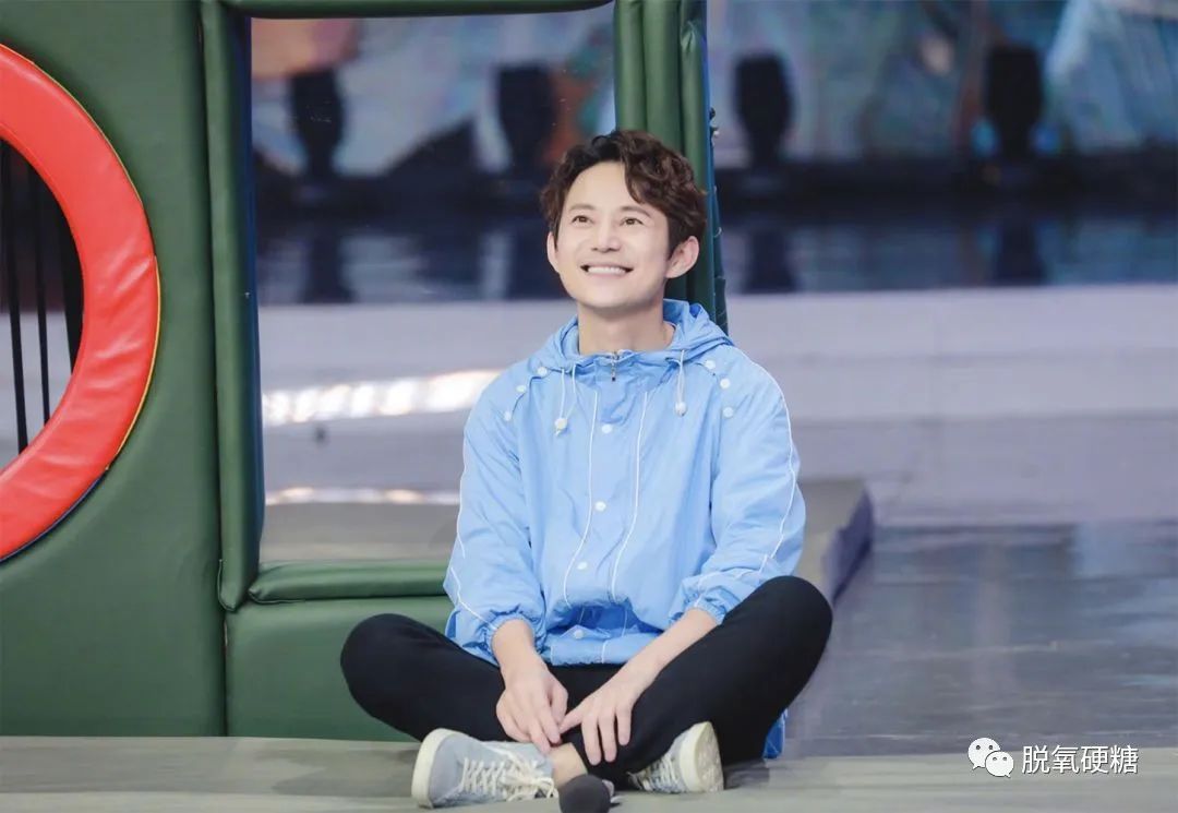 晚节不保？！洁身自好25年，何炅这次居然栽在自家小保姆身上了！