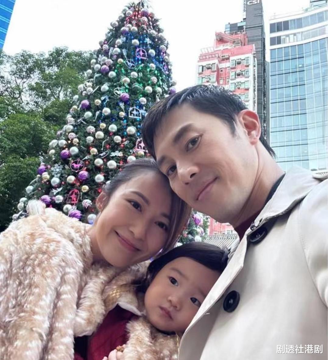 又走一个!TVB再有男艺人宣布约满离巢,已低调离开疑进军饮食行业