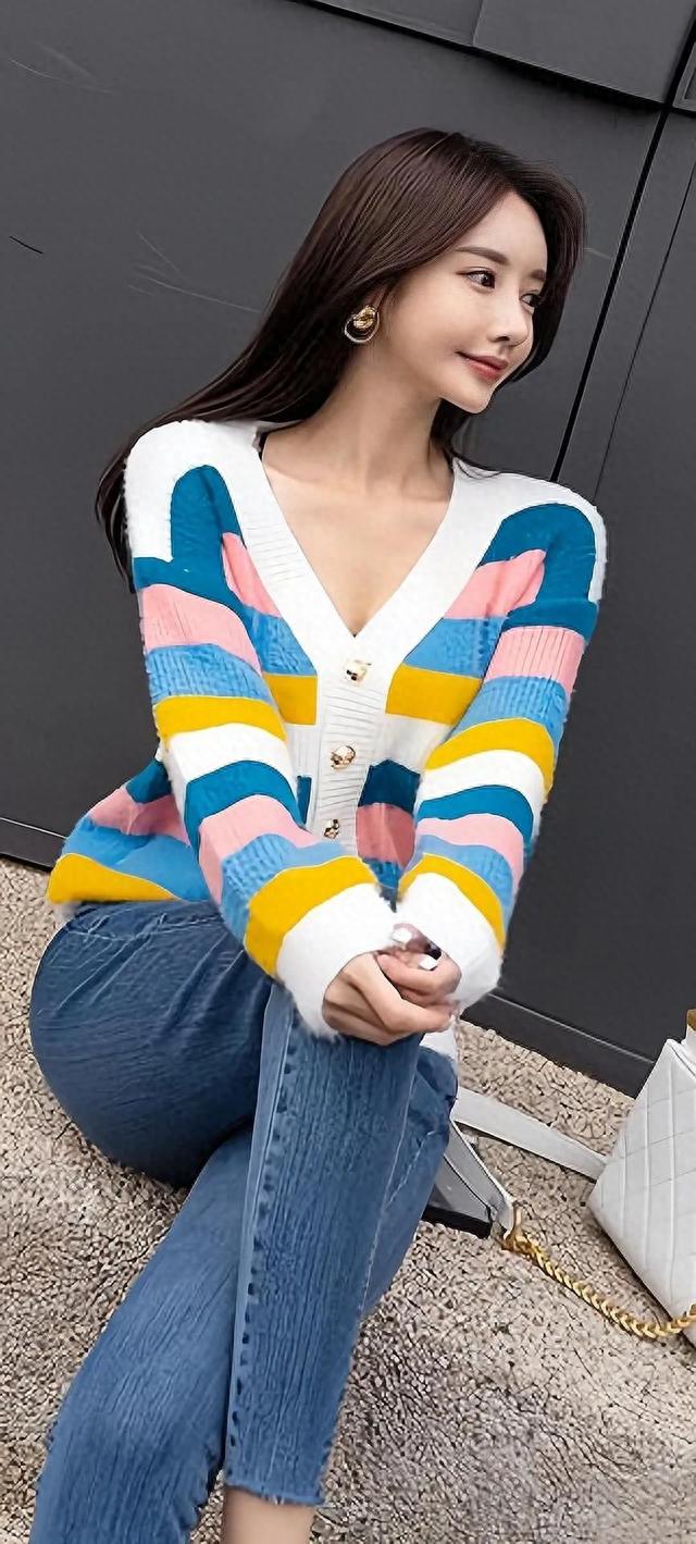 孙允珠牛仔美臀好身材[舔屏] ???