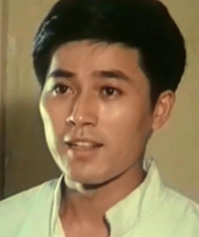 他25岁成名，一见钟情妻子，一生0绯闻，38年后女儿成为骄傲