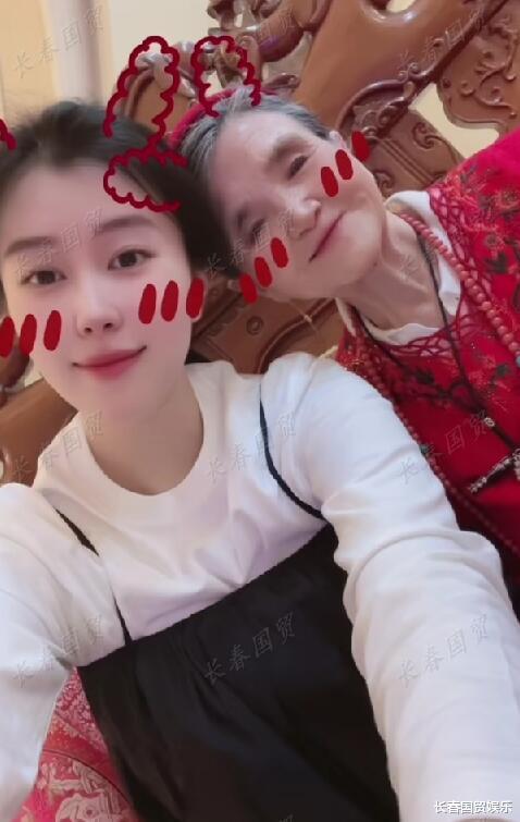 杨海润|杨子和大女儿罕见同框,21岁杨海润清纯甜美遗传父母好基因