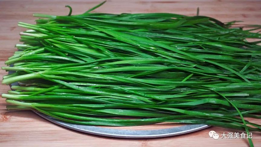 韭菜|韭菜和它是“好搭档”，每周吃2次，腰不酸了，腿不软，人精神了