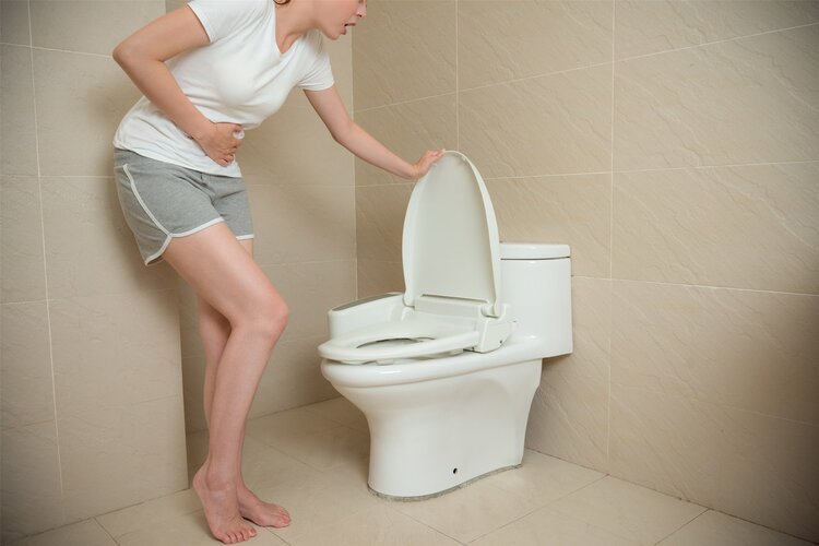 一天3次和三天1次大便，哪个更健康？排便有这4个症状，当心是肠癌警报