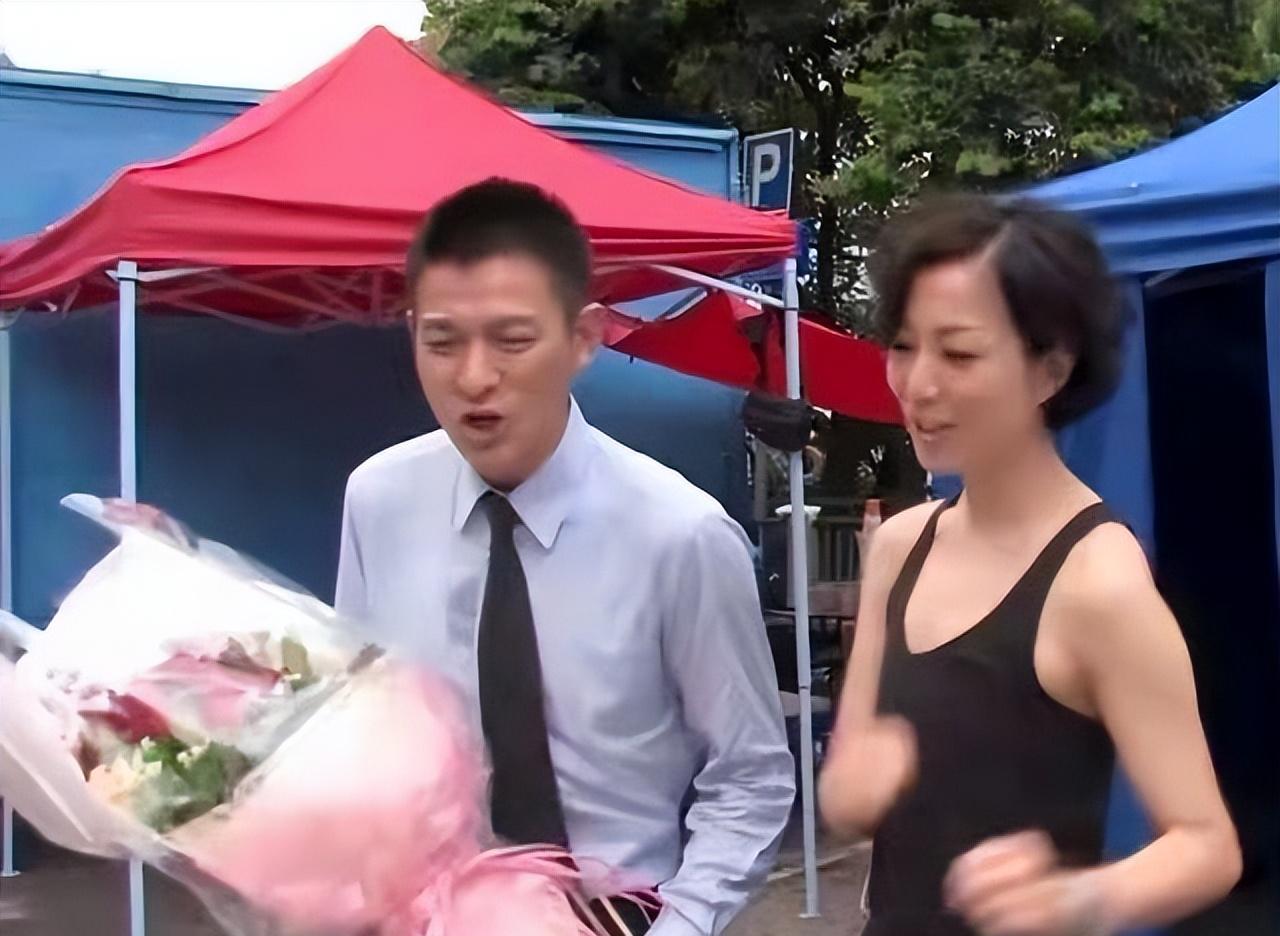 刘德华|“默许”许志安出轨的郑秀文,早已走上了另一条大路