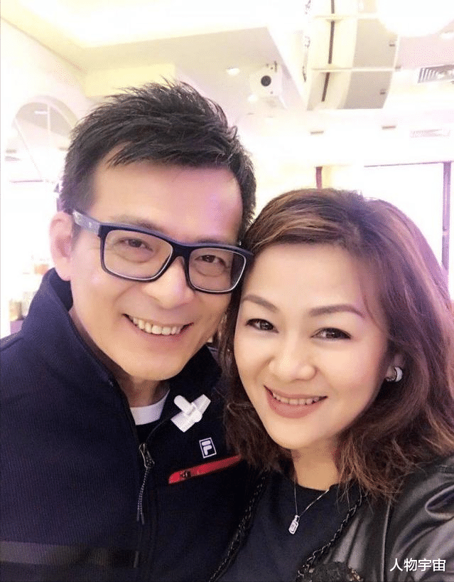 她是郭富城初恋，缩水版关之琳，激流勇退上海做服装生意，容颜已改