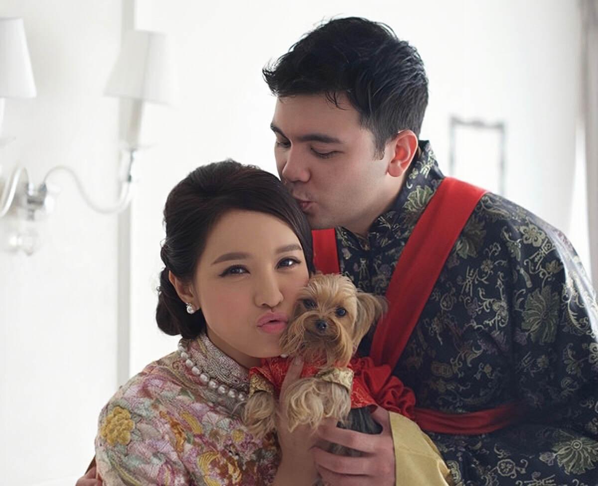 ella|香港官恩娜罕见现身,嫁医生定居法国,与许冠杰当众热吻引争议