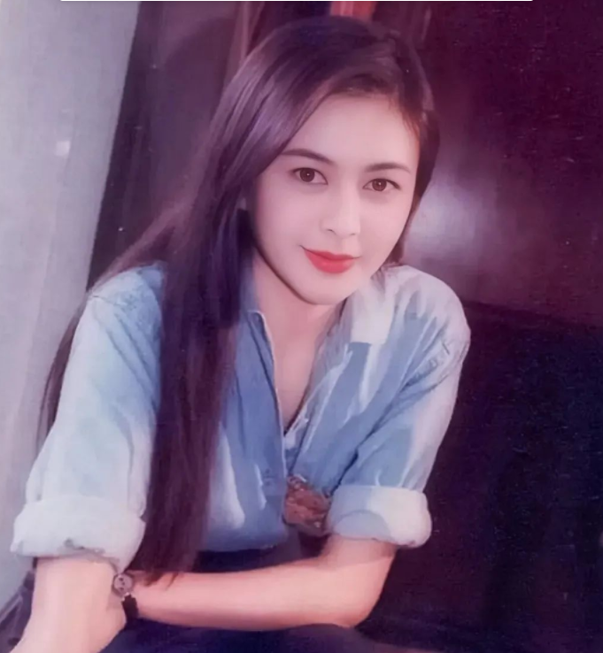 迷倒刘德华的“香港第一女神”，富豪收割机，如今61岁却无人敢娶