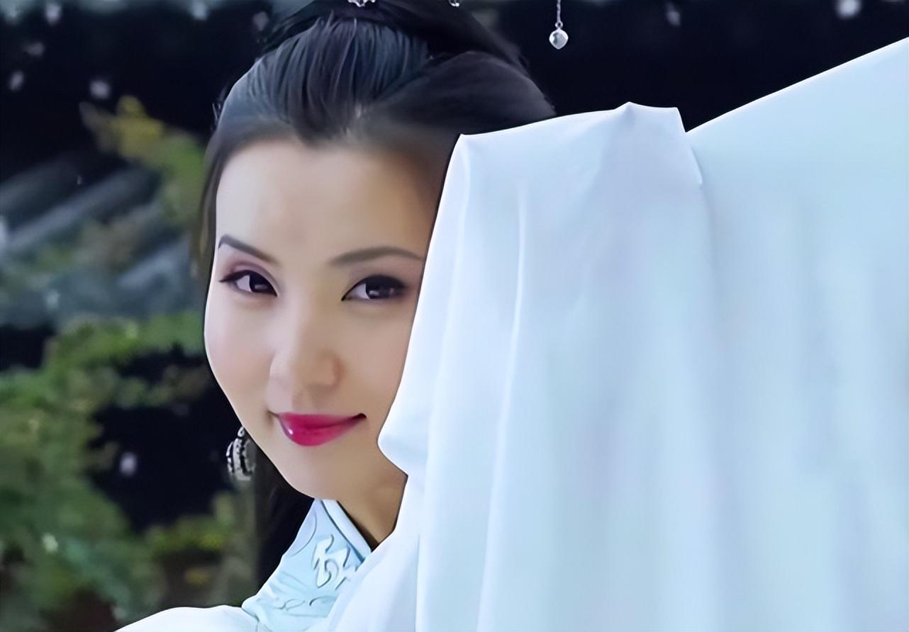 陈好的老公叫刘海峰,毕业于哥伦比亚大学,是一位非常成功的商人.