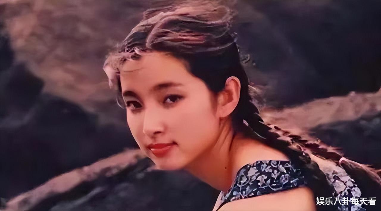 瞒不住了!50岁李冰冰惊人“绝症”曝光,正常生活成奢侈,花10万请保姆