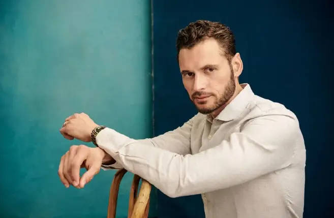 42岁知名男星不幸病逝!从患病到离世不够半年,发病前一切正常