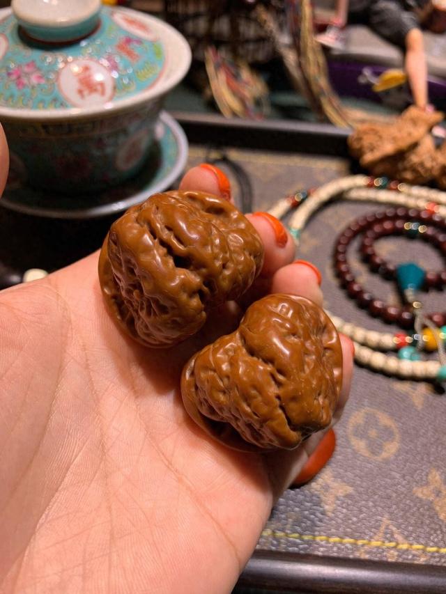 文玩核桃：盘玩与保养，让你爱不释手
