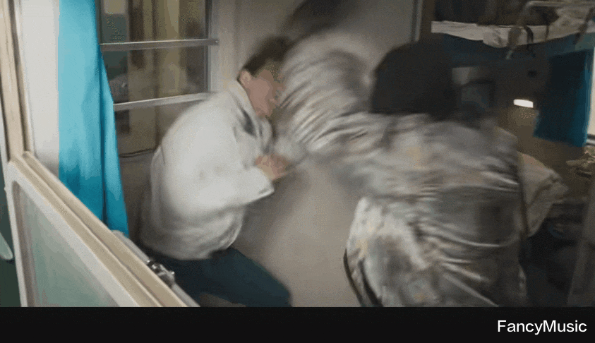 《莫斯科行动》成国庆热门,群演曝都是真枪实弹,又一王炸来袭!