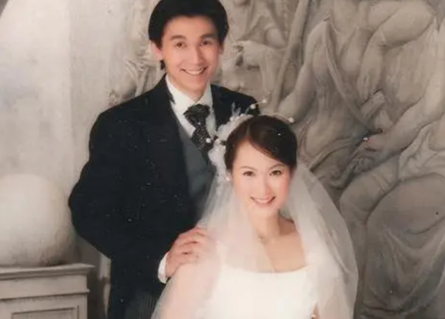 童爱玲|香港一代女神隐退八年宣布复出!49岁依旧皮肤紧致,风韵犹存