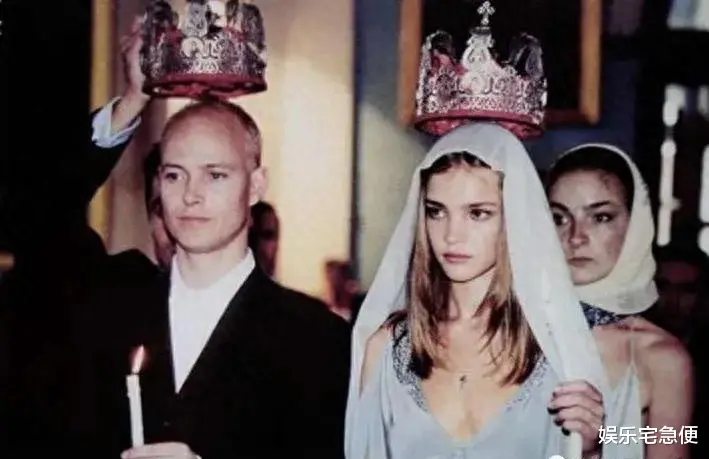 被美化的大女主水果娜,9年时间生两子嫁入LV家族,Lisa比她差吗