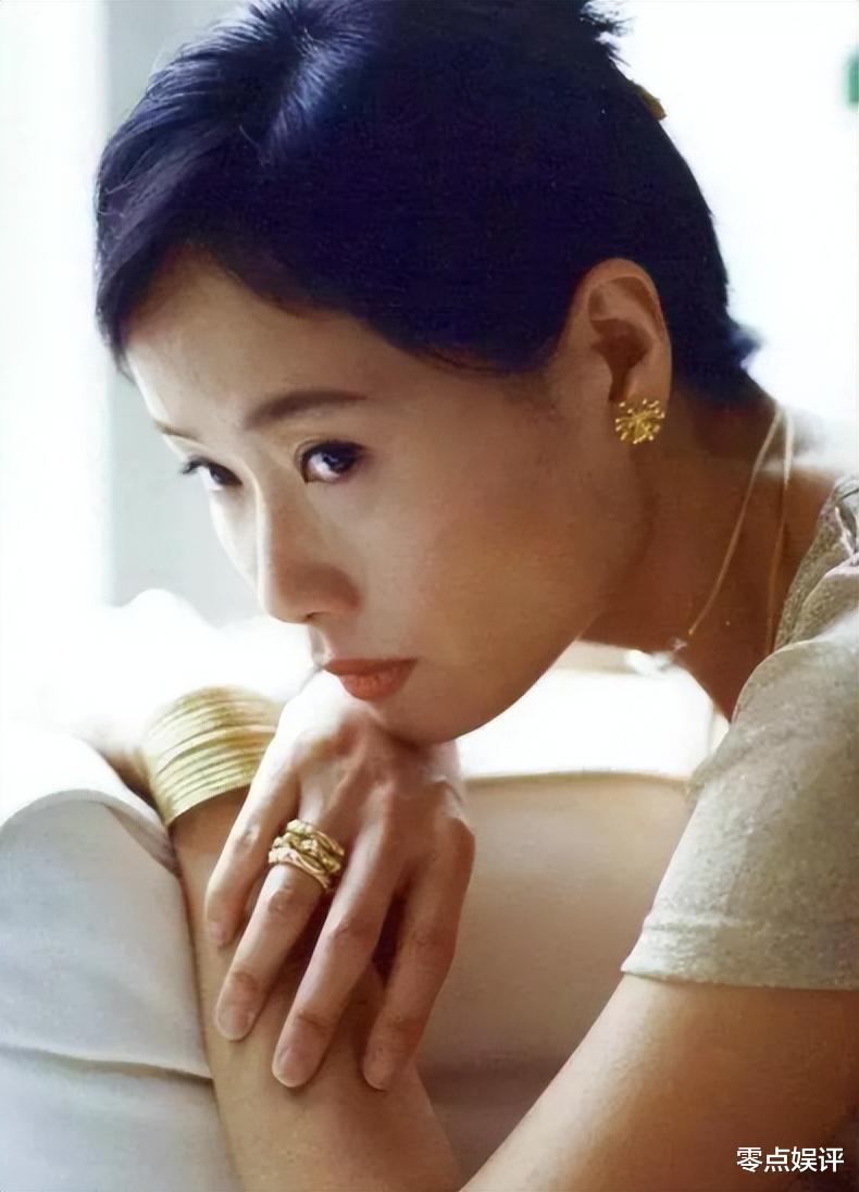 叶童自曝遭马天宇嫌弃年龄:私下里不说话,主动加吻戏也无济于事