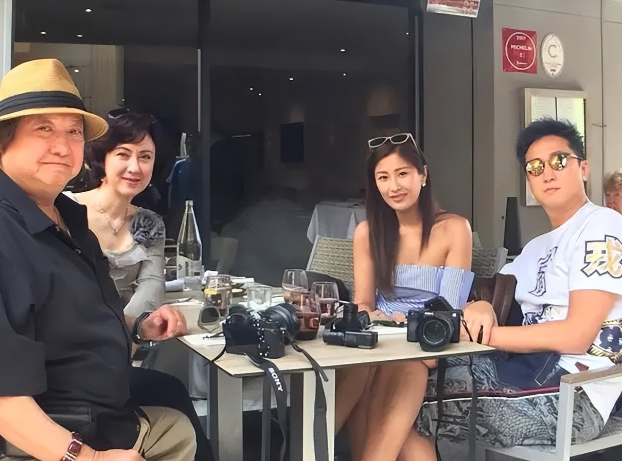 洪金宝儿媳晒三千万豪宅内景,4口人东西太多,杂物满屋引人关注