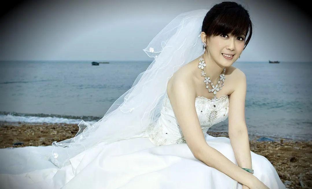 孟庭苇|知名女星被曝出轨女助理,前夫下场狂撕,11岁的儿子出面力挺