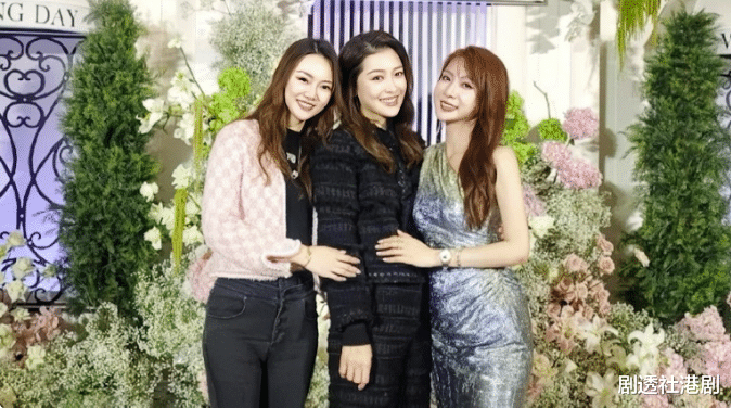 香港知名女星被曝怀二胎,腹部凸起孕味足,婚姻生活备受外界争议