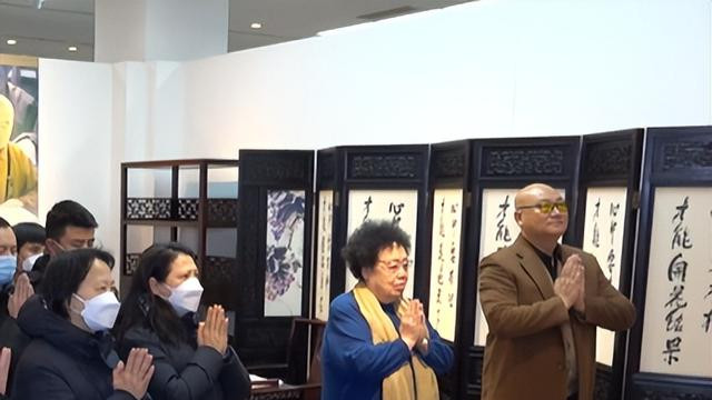 陈丽华|迟重瑞夫妻举办追悼会，陈丽华悲痛哭泣，迟重瑞递纸搀扶满脸心疼！