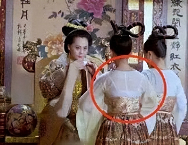 太敷衍!国产剧侮辱观众智商,穿帮镜头频出,一个比一个离谱