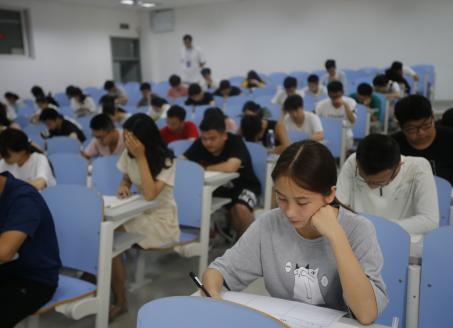 真如张雪峰所说,学医难就业?