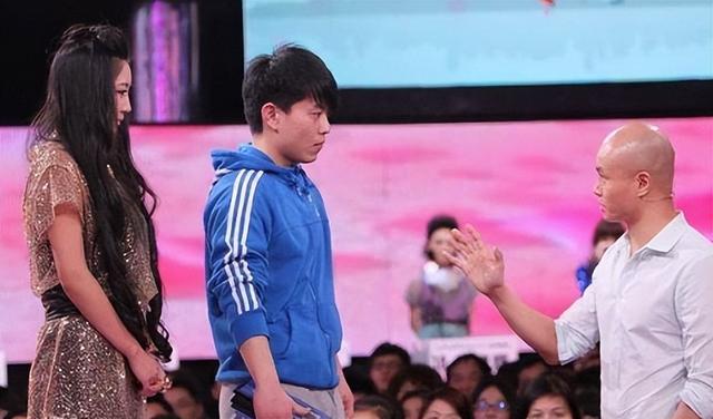 非诚勿扰|12年《非诚勿扰》,官晶晶朱峰牵手成功,时隔11年孩子都能打酱油