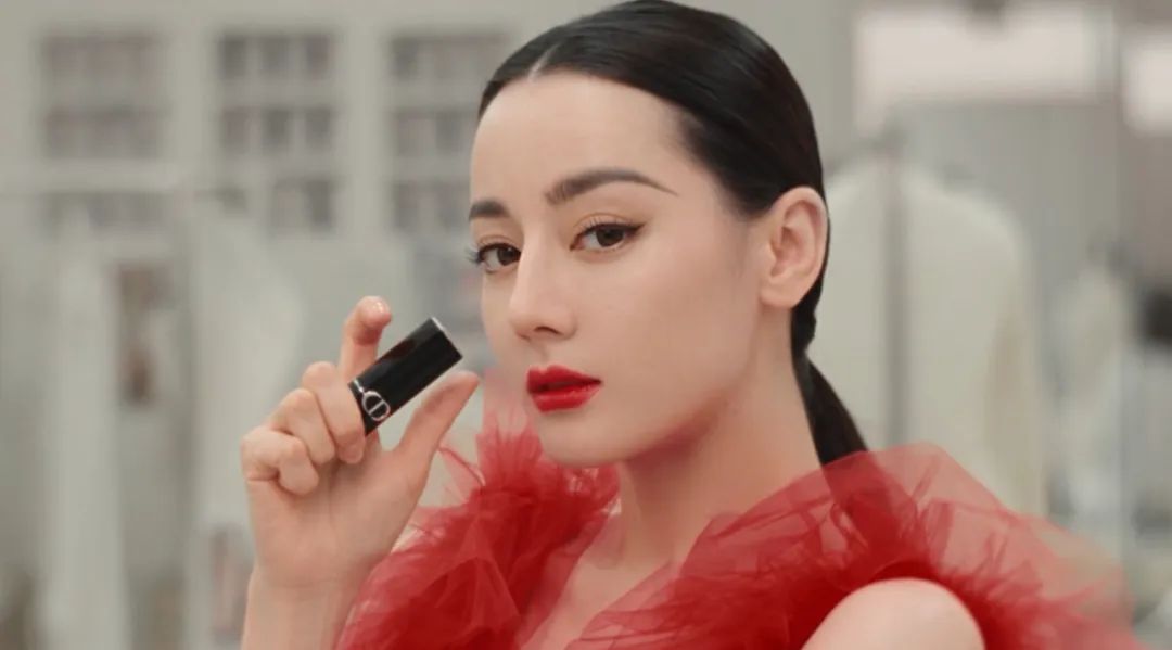 迪丽热巴被抵制!粉丝发长文控诉:滚出娱乐圈...