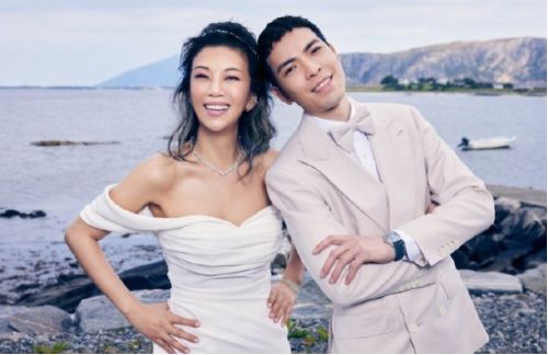 萧敬腾有恋母癖？和大14岁经纪人登记结婚，亲妈出镜一脸生无可恋