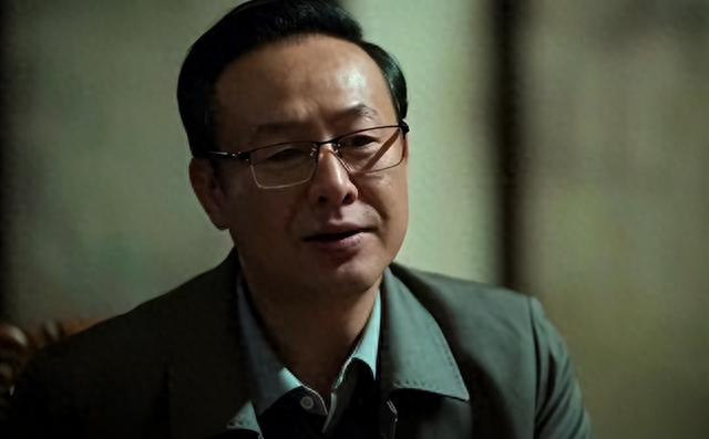 从爆红到“打回原形”，张颂文只用了半年，终是步了张小斐的后尘