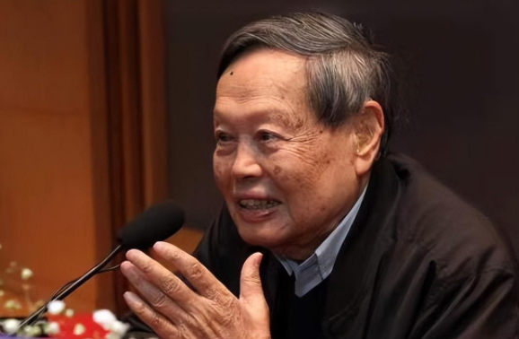 翁帆|知情人曝杨振宁月薪百万!高度评价翁帆:财政已交,称想活108岁