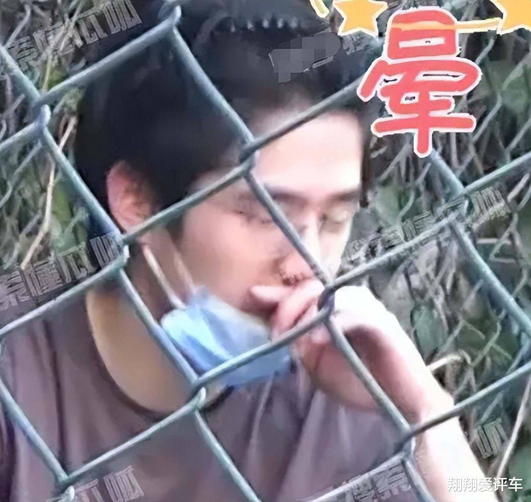 刘昊然|滤镜碎了!刘昊然抠脚趾闻手被嘲不卫生,30双回锅袜打碎澄清回应