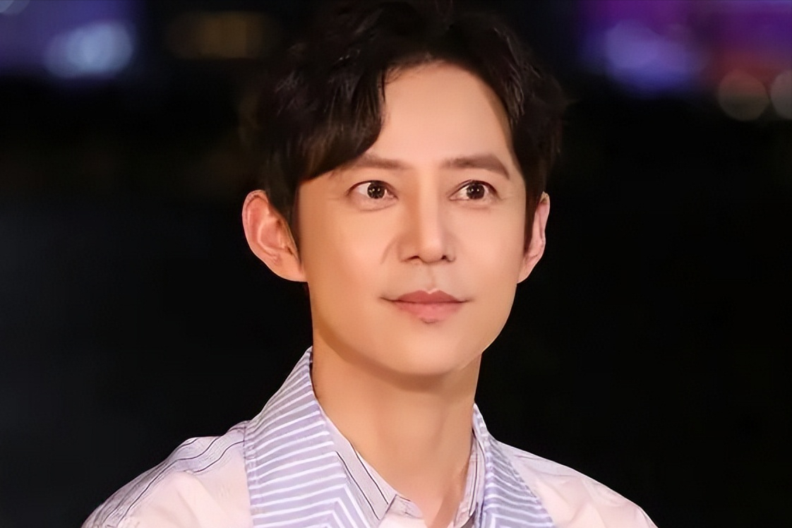 曝何炅塌房!被女保姆实名举报,法院一审判决败诉,何炅却不认可