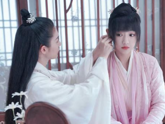 电视剧|《云中谁寄锦书来》:讲述了一个跨越千年的爱情传奇故事。