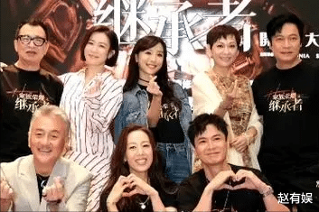 香港知名女星宣布复出,息影25年再拍剧,随富商移居国外连生仨女