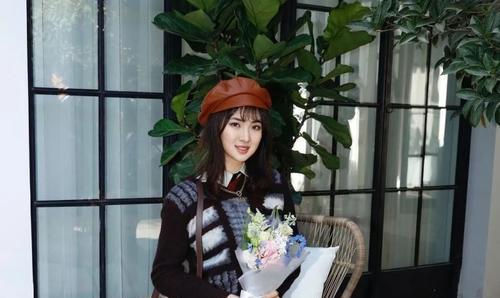 姚安娜|“华为千金”姚安娜,住5亿豪宅坐飞机出行,身价百亿却要当明星