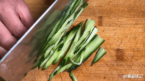 |天热没胃口可以试试这道大杂拌,粉丝,韭菜,鸡蛋,黄瓜,爽口