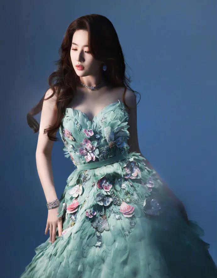 特警|紧急叫停!微博之夜现场:明星被赶、警方管控、特警都出动了