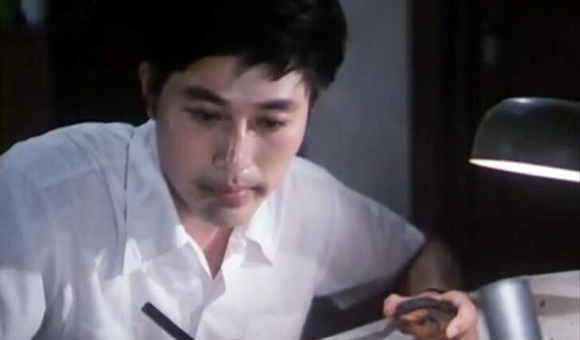 王伟平:25岁成名遇见初恋,结婚39年无绯闻,如今女儿比他更红