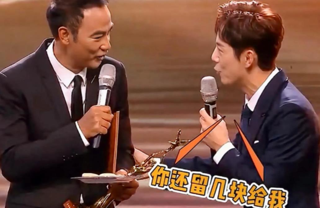 周扬青|何炅主持能力再封神!对话马英九轻松控场