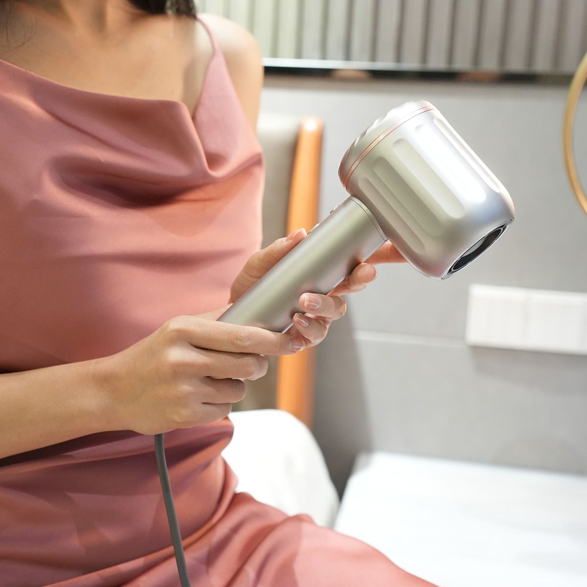 乳腺癌 挑选发型师困难？橙色云高速吹风机就是你的Tony老师！