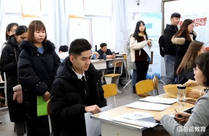 教师|中小学教师改为“参聘制”，编制或成为泡影？超7成岗位无人问津