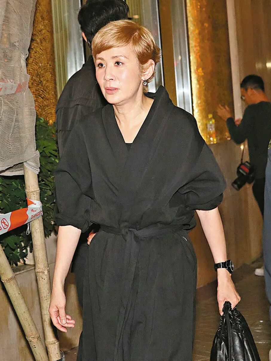 三天王灵堂缺席，戳穿了娱乐圈人情世故，看来刘德华真的人间清醒