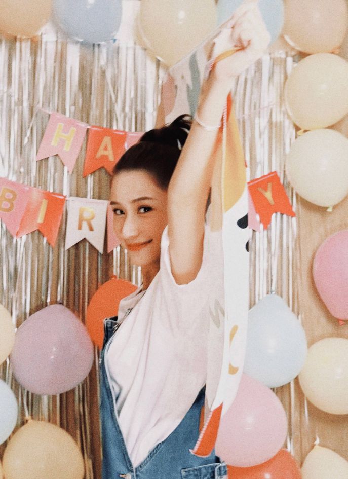 何超莲|永葆青春! 何超莲32岁生日庆祝照片惊艳全网!