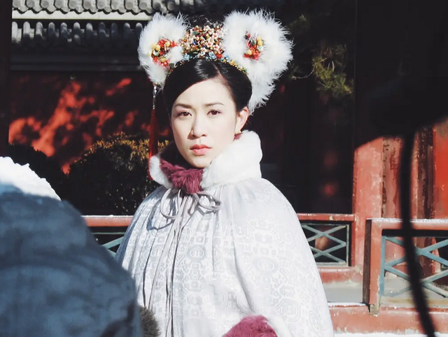 同样被请回来拍剧,为何佘诗曼能大获全胜,钟嘉欣却只得安慰奖?