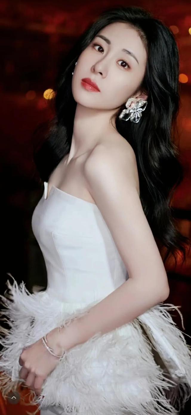 张碧晨|张碧晨,一张百灵鸟的歌喉