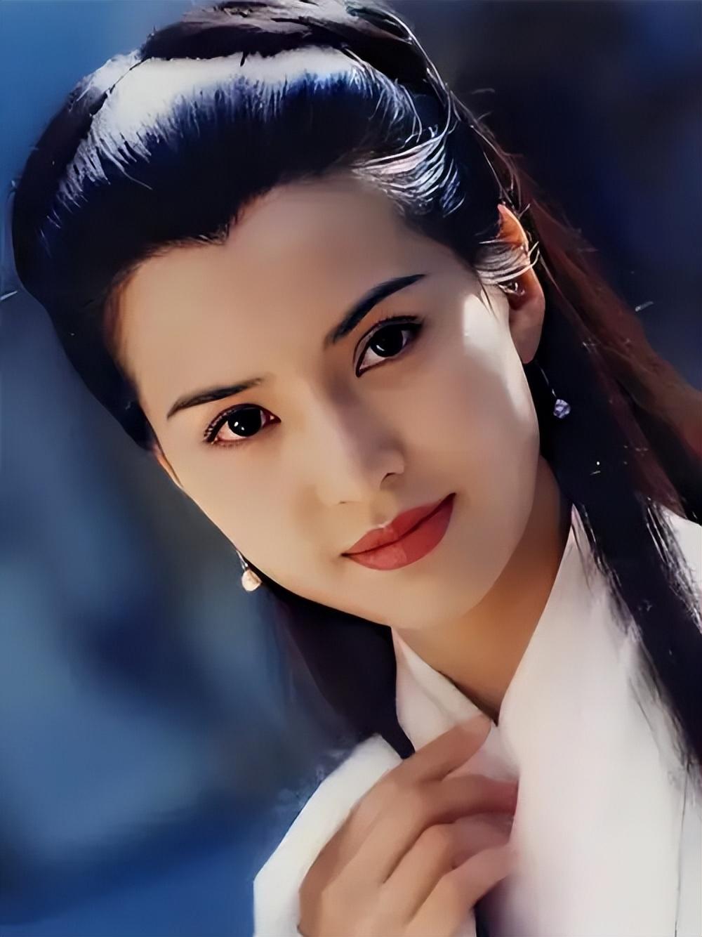 57岁李若彤穿马面汉服游西安各大景点,太美了像仙女下凡!